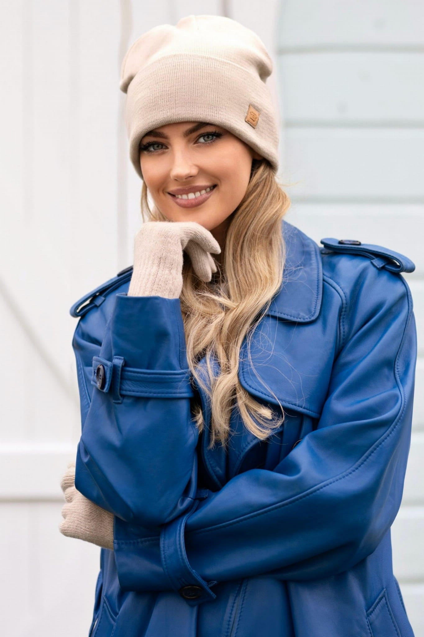 Czapka Damska, Model: Sally, Kolor: beżowy, Skład materiału: 100% Akryl, Przeznaczenie: Jesień/Zima, Rozmiar: Uniwersalny (56-64)