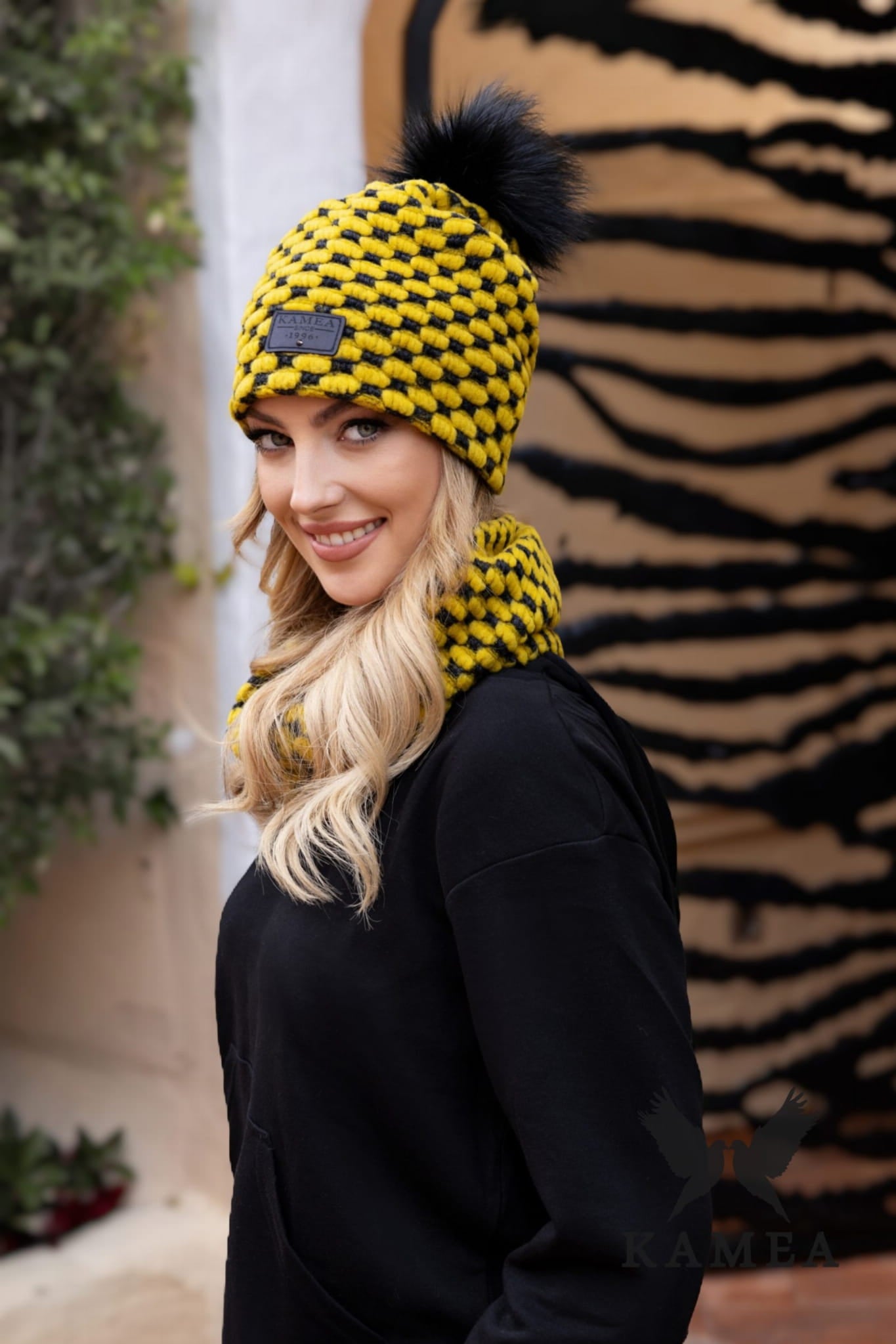 Komplet (Czapka+ Komin), Model: Imelda-Komplet, Kolor: miodowy, Skład materiału: 53% Wełna; 25% Poliester; 22% Akryl, Rozmiar: Uniwersalny (54-60)