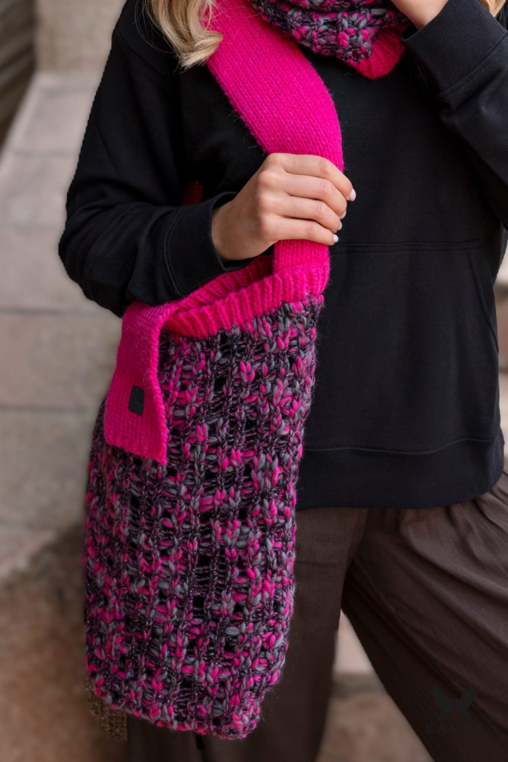 Torba, Model: Morela-Torba, Kolor: malinowy, Skład materiału: 40% Wełna; 37% Poliakryl; 19% Alpaka; 4% Poliester, Przeznaczenie: Wielosezonowe