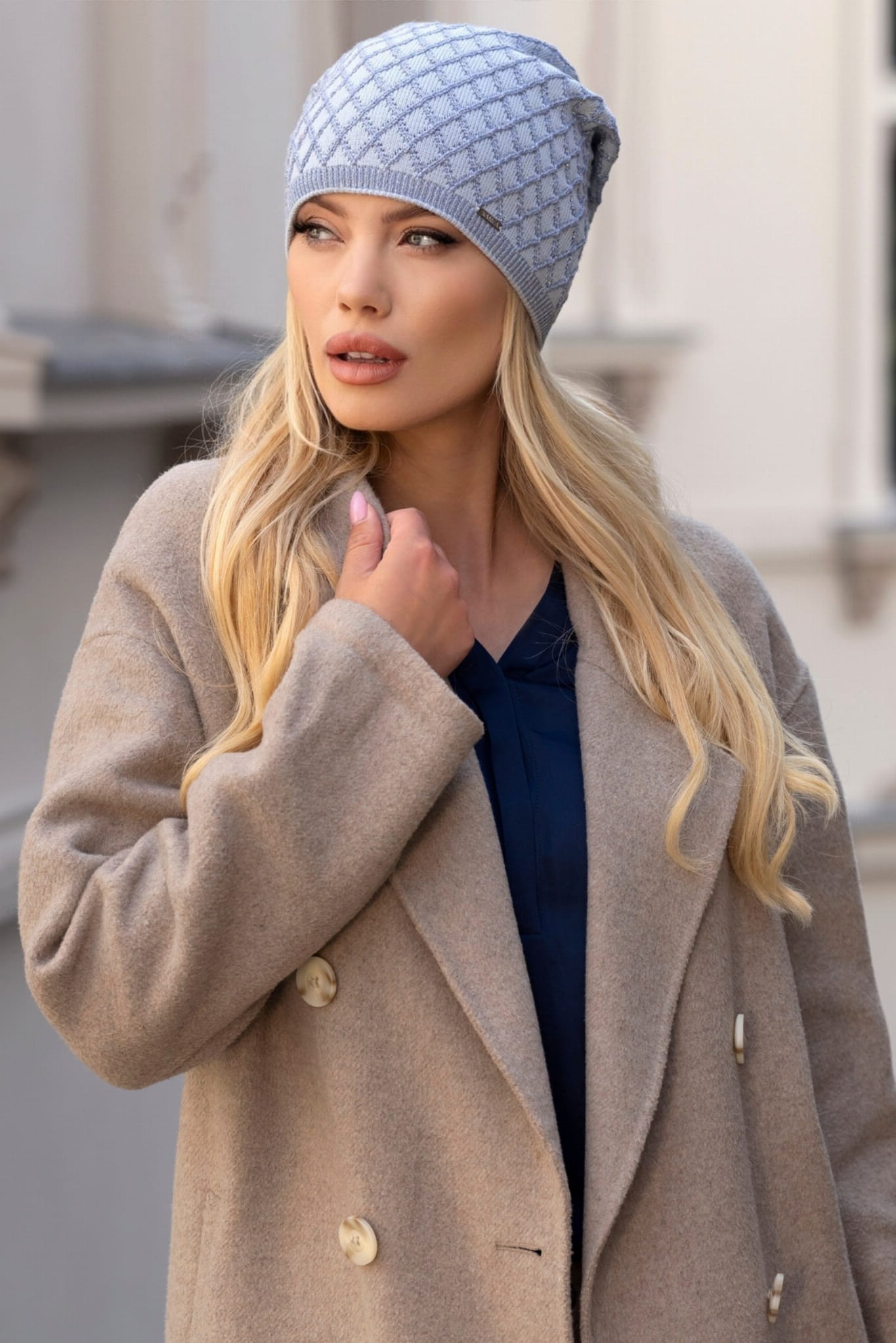 Čepice, Model: Centuria, Barva: světle modrá, Složení materiálu: 50% Viskóza; 28% Pbt; 22% Polyamid, Určení: Podzim/Zima, Velikost: Univerzální (54-60)