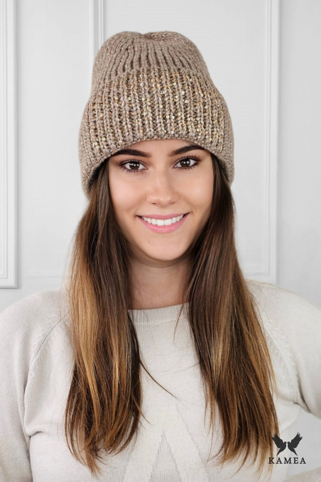 Čepice, Model: Ginny, Barva: tmavě béžová, Složení materiálu: 50% Vlna; 40% Akryl; 10% Polyester, Velikost: Univerzální (54-60)