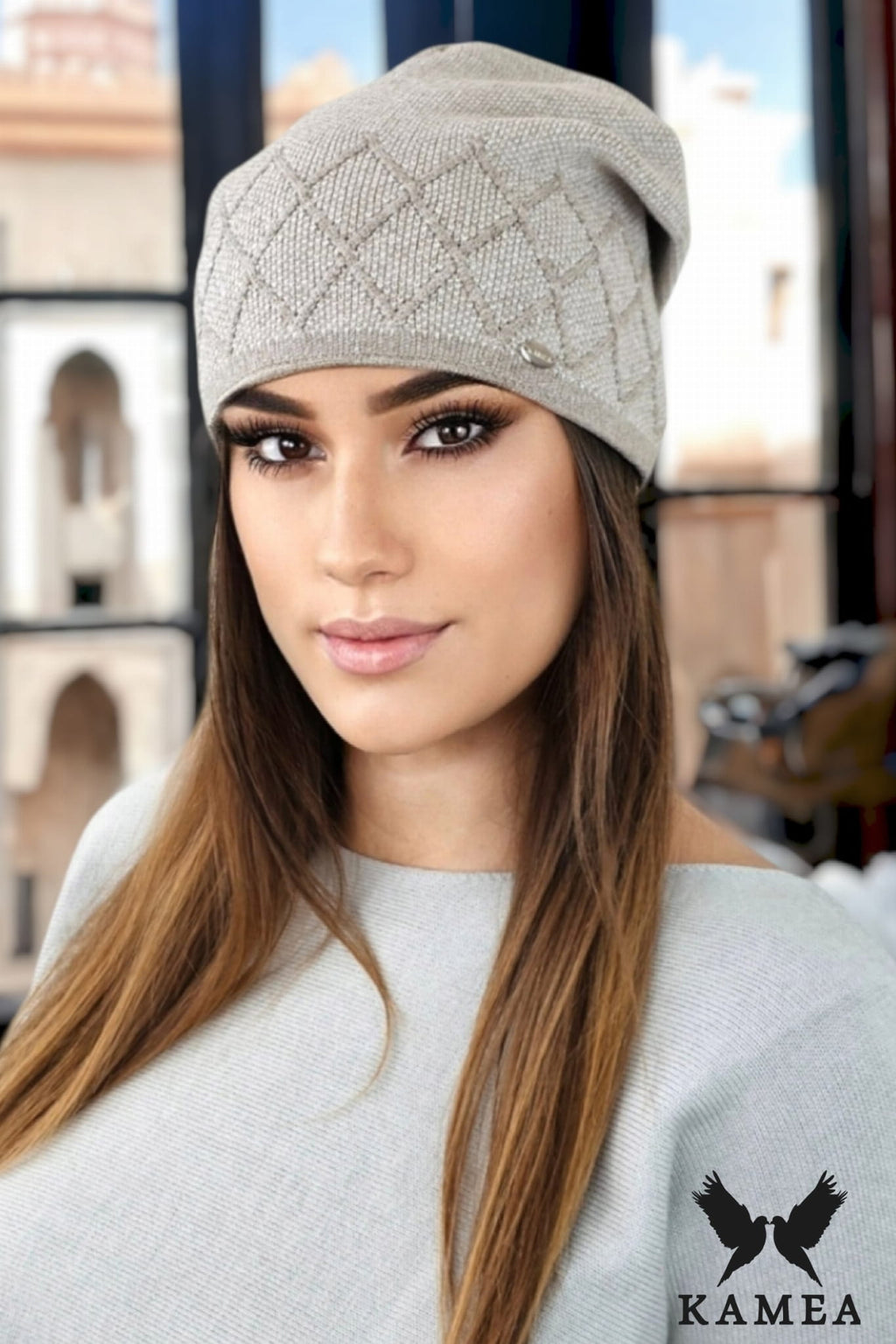 Čepice, Model: Ruta, Barva: tmavě béžová, Složení materiálu: 52% Viskóza; 26% Pbt; 22% Polyamid, Velikost: Univerzální (54-60)