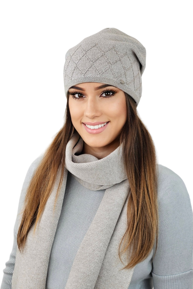 Czapki, Model: Ruta Komplet, Kolor: ciemny beżowy, Skład materiału: 52% Wiskoza; 26% Pbt; 22% Poliamid, Rozmiar: Uniwersalny (54-60) (Czapki, zdjęcie 2)