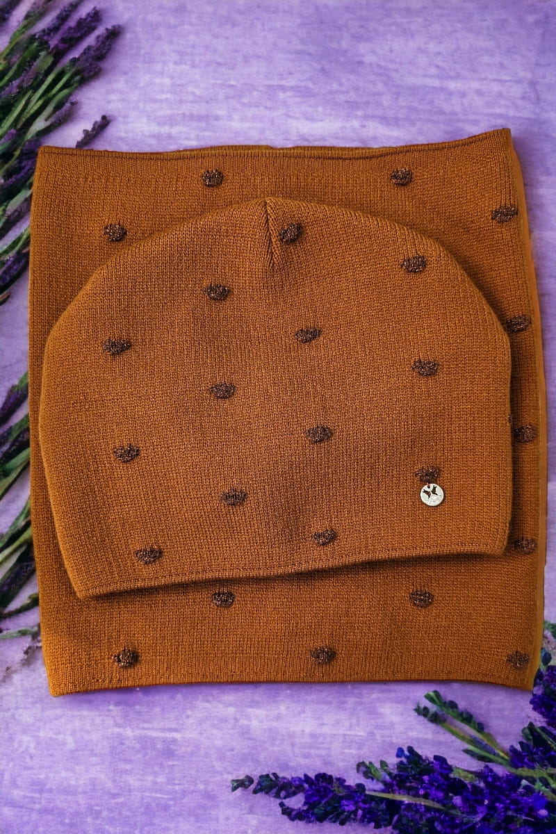 Čepice, Model: Hořčice, Barva: rezavá, Složení materiálu: 50% Viskóza; 28% Pbt; 22% Polyamid, Určení: Podzim/Zima, Velikost: Univerzální (54-60) (Čepice, fotografie 3)