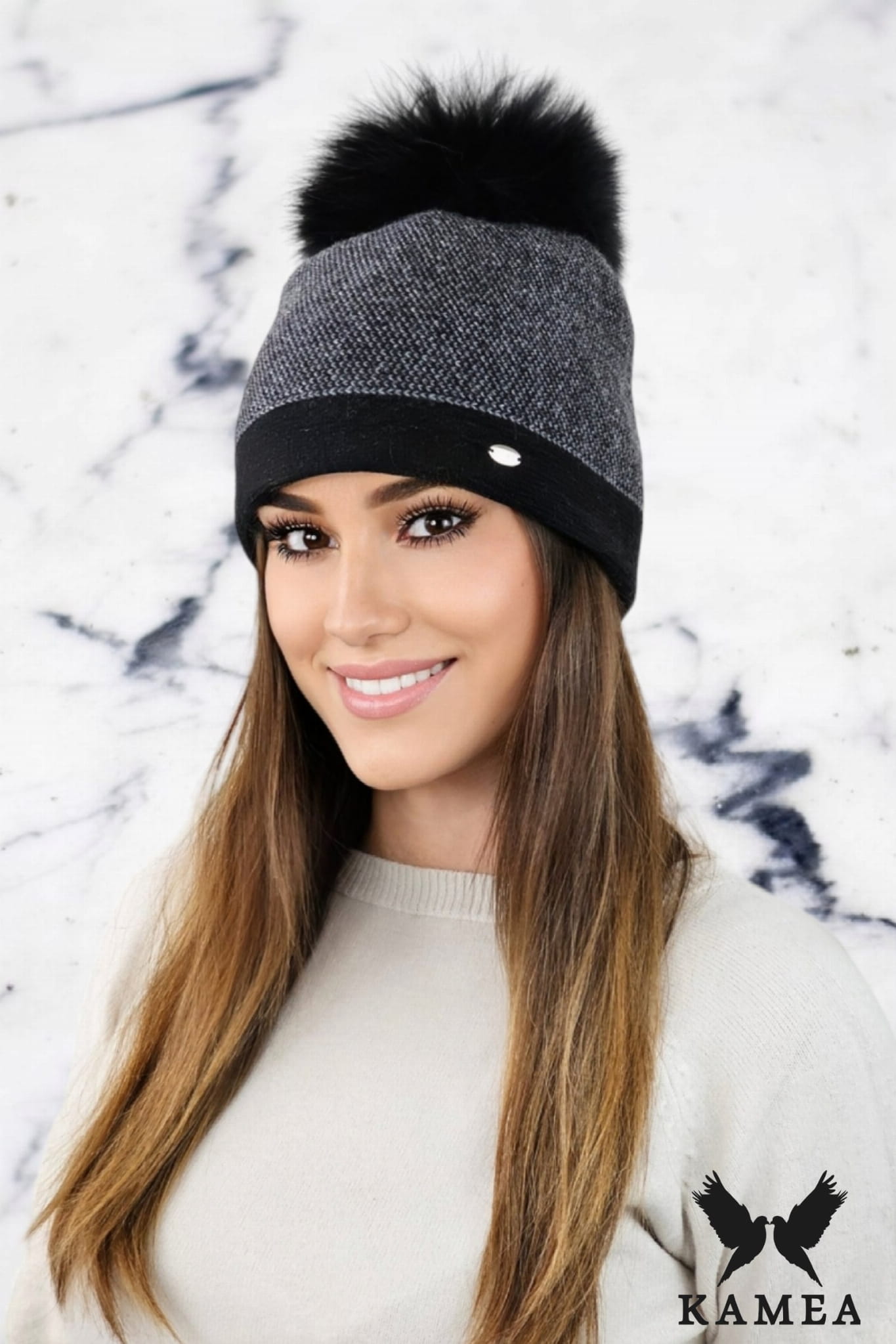 Czapki, Model: Aloes, Kolor: czarny, Skład materiału: 80% Wełna; 20% Poliamid, Przeznaczenie: Jesień/Zima, Rozmiar: Uniwersalny (54-60)