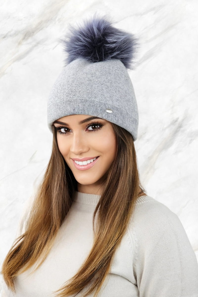 Czapka Damska, Model: Aloes Naturalny Pompon, Kolor: szary, Skład materiału: 80% Wełna; 20% Poliamid, Przeznaczenie: Jesień/Zima, Rozmiar: Uniwersalny (54-60)