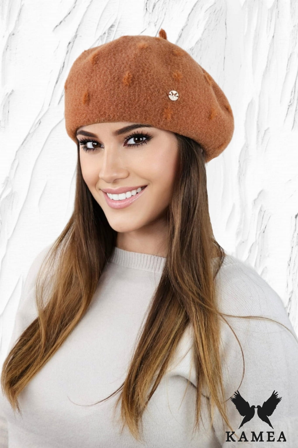 Beret Damski, Model: Linda, Kolor: ceglany, Skład materiału: 100% Poliester, Przeznaczenie: Jesień/Zima, Rozmiar: Uniwersalny (54-60)