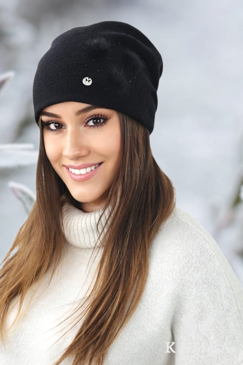 Dámská čepice, Model: Onyks, Barva: černá, Složení materiálu: 80% Vlna; 20% Polyamid, Velikost: Univerzální (54-60) (Dámská čepice, fotografie 2)