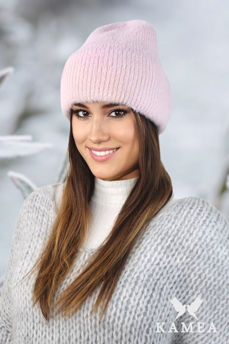 Čepice, Model: Benita, Barva: růžová, Složení materiálu: 55% Polyamid; 35% Viskóza; 6% Polyester; 4% Modal, Určení: Podzim/Zima, Velikost: Univerzální (54-60)