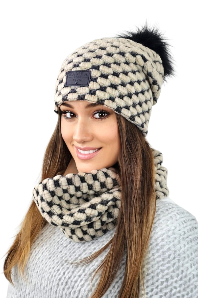 Komplet (Čepice + Šála), Model: Imelda-Komplet, Barva: béžová, Složení materiálu: 53% Vlna; 25% Polyester; 22% Akryl, Velikost: Univerzální (54-60) (Komplet (Čepice + Šála), fotografie 2)