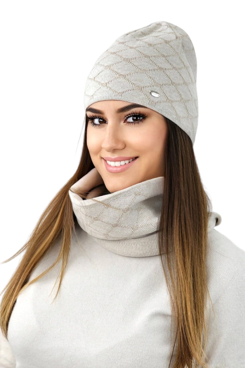 Komplet (Czapka + Komin), Model: Diamond-Komplet, Kolor: beżowy, Skład materiału: 50% Bawełna; 40% Akryl; 10% Poliamid, Przeznaczenie: Jesień/Zima, Wymiary(długość/szerokość): 27cm/37cm (Komplet (Czapka + Komin), zdjęcie 2)