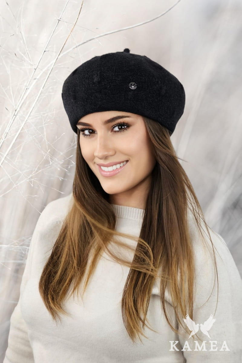 Beret Damski, Model: Linda, Kolor: czarny, Skład materiału: 100% Poliester, Przeznaczenie: Jesień/Zima, Rozmiar: Uniwersalny (54-60)