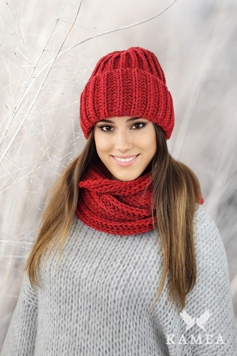 Komplet (Czapka+ Komin), Model: Landa Komplet, Kolor: czerwony, Skład materiału: 50% Wełna; 50% Akryl, Rozmiar: Uniwersalny (54-60)
