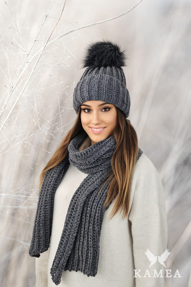 Czapki, Model: Nerea Komplet, Kolor: grafitowy, Skład materiału: 50% Wełna; 50% Akryl, Rozmiar: Uniwersalny (54-60)