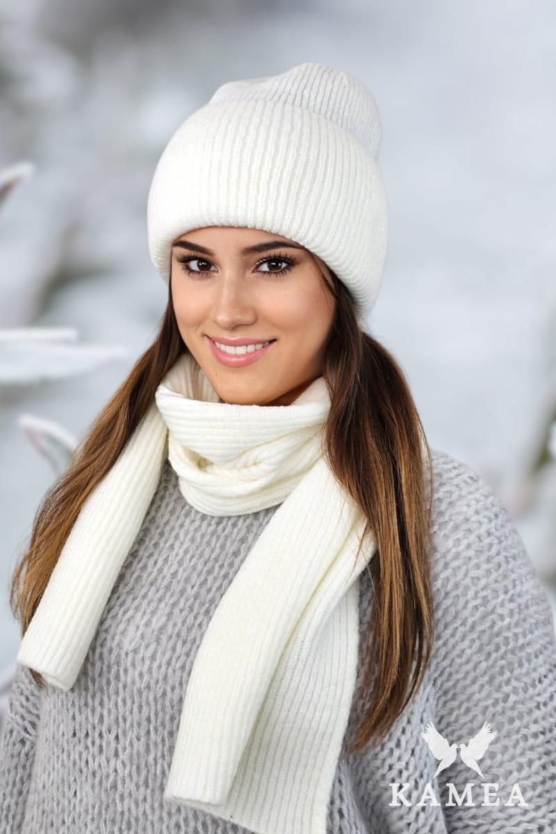 Czapki, Model: Alma-Komplet, Kolor: biały, Skład materiału: 76% Akryl; 12% Nylon; 12% Elite, Rozmiar: Uniwersalny (54-60)