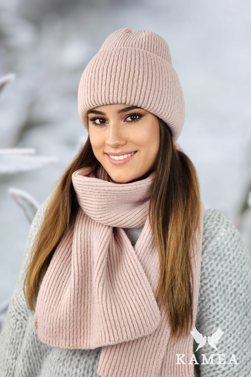 Czapki, Model: Alma-Komplet, Kolor: różowy, Skład materiału: 76% Akryl; 12% Nylon; 12% Elite, Rozmiar: Uniwersalny (54-60)