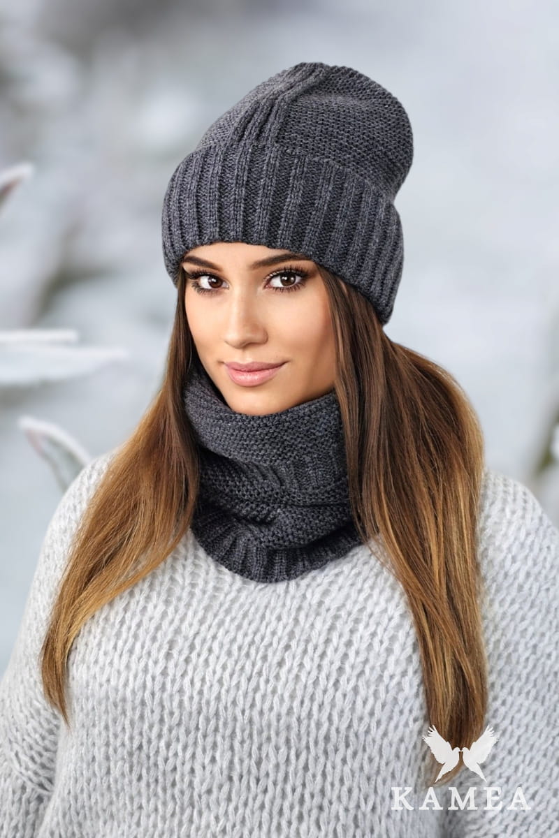 Komplet (Czapka+ Komin), Model: Vera-Komplet, Kolor: grafitowy, Skład materiału: 50% Akryl; 25% Poliamid; 25% Wełna, Rozmiar: Uniwersalny (54-60)