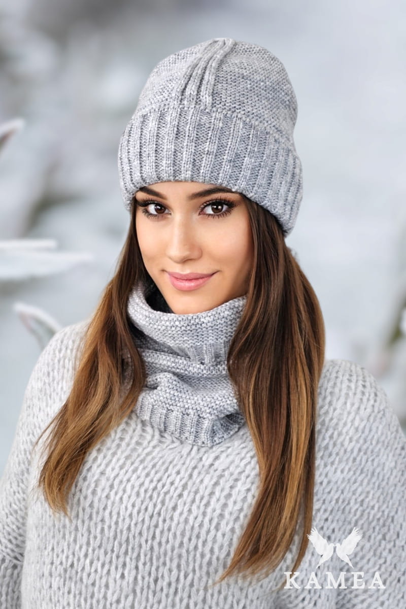 Komplet (Czapka+ Komin), Model: Vera-Komplet, Kolor: szary, Skład materiału: 50% Akryl; 25% Poliamid; 25% Wełna, Rozmiar: Uniwersalny (54-60)
