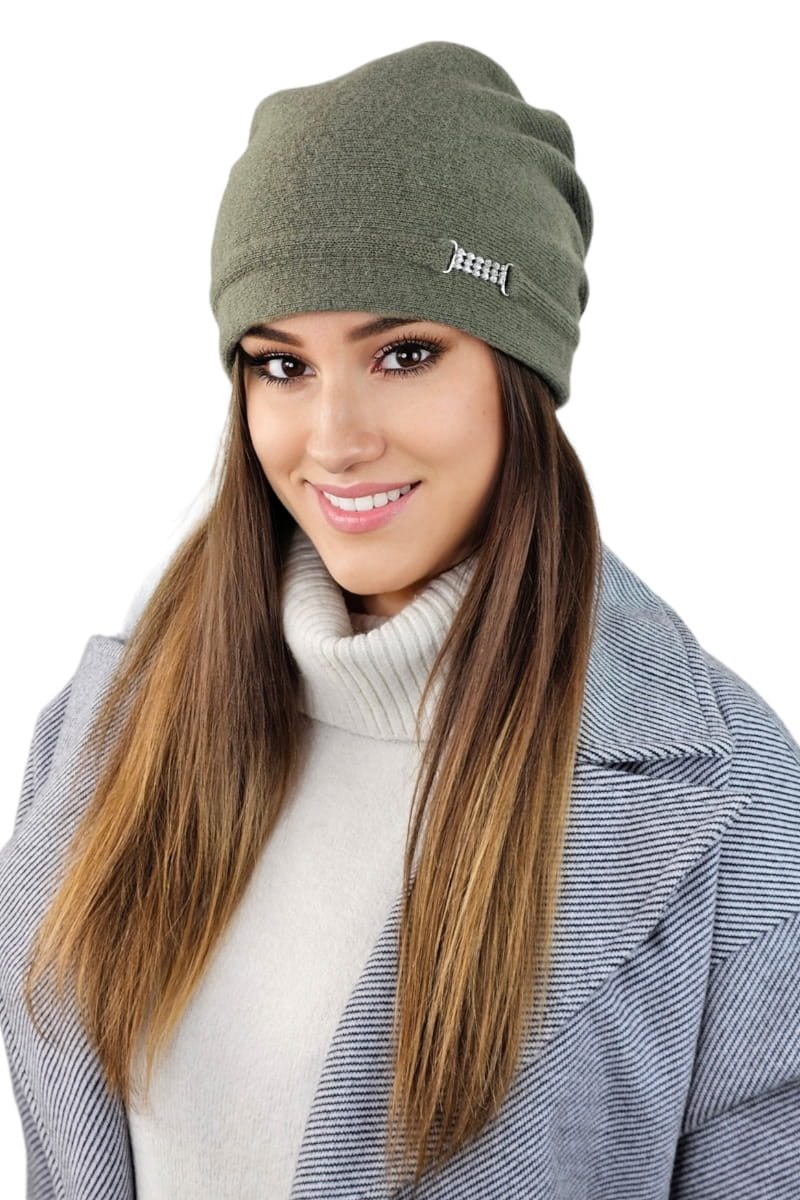 Čepice, Model: Leonora, Barva: khaki, Složení materiálu: 80% Vlna; 20% Polyamid, Určení: Podzim/Zima, Velikost: Univerzální (54-60) (Čepice, fotografie 2)