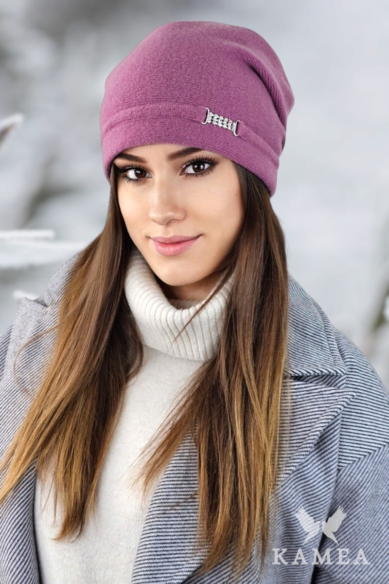 Čepice, Model: Leonora, Barva: lilas, Složení materiálu: 80% Vlna; 20% Polyamid, Velikost: Univerzální (54-60)
