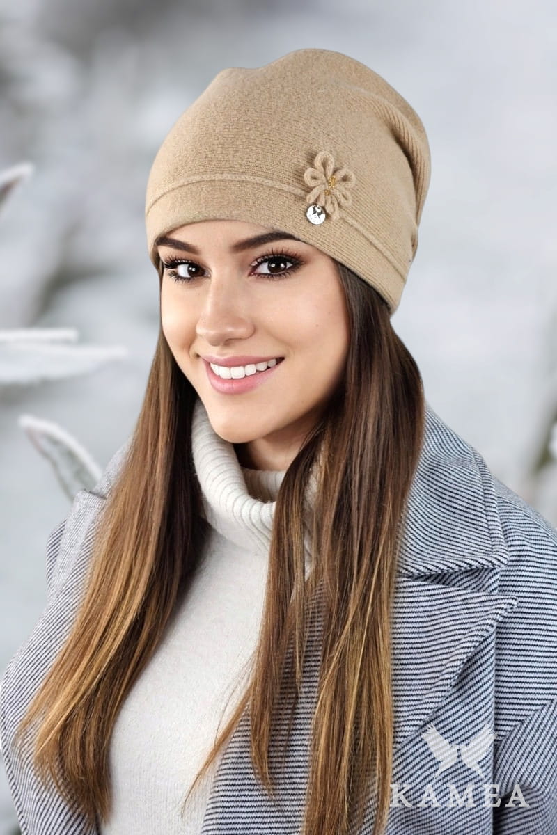 Czapka Damska, Model: Maruna, Kolor: piaskowy, Skład materiału: 80% Wełna; 20% Poliamid, Rozmiar: Uniwersalny (54-60)