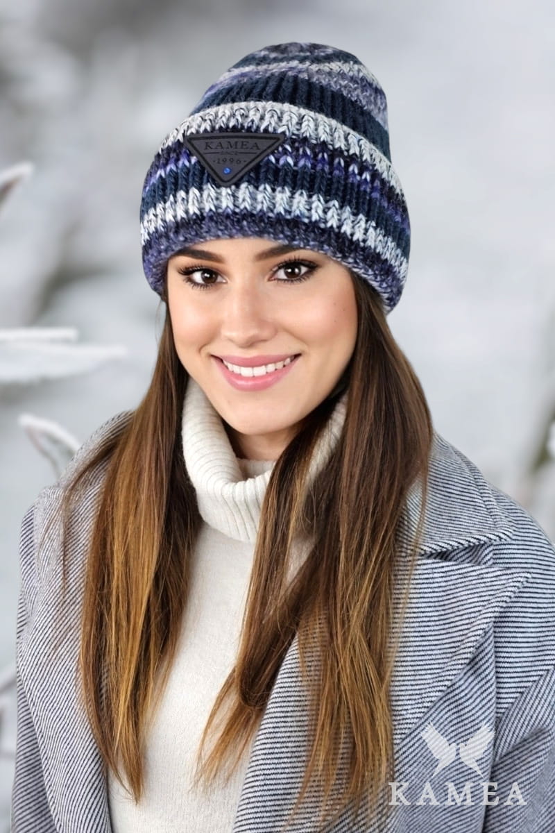 Čepice, Model: Muscari, Barva: džínová, Složení materiálu: 70% Poliakryl; 15% Vlna; 10% Alpaka; 5% Polyester, Určení: Podzim/Zima, Velikost: Univerzální (54-60) (Čepice, obrázek 2)