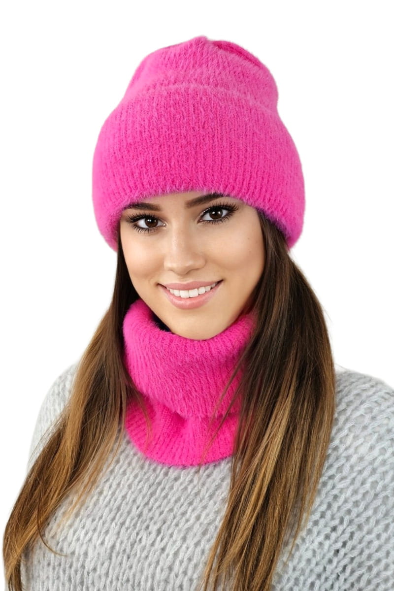 Detal czapki Benita z szerokim wywinięciem, prezentujący elastyczny materiał i przyjemną fakturę | KAMEA | Spironik.pl