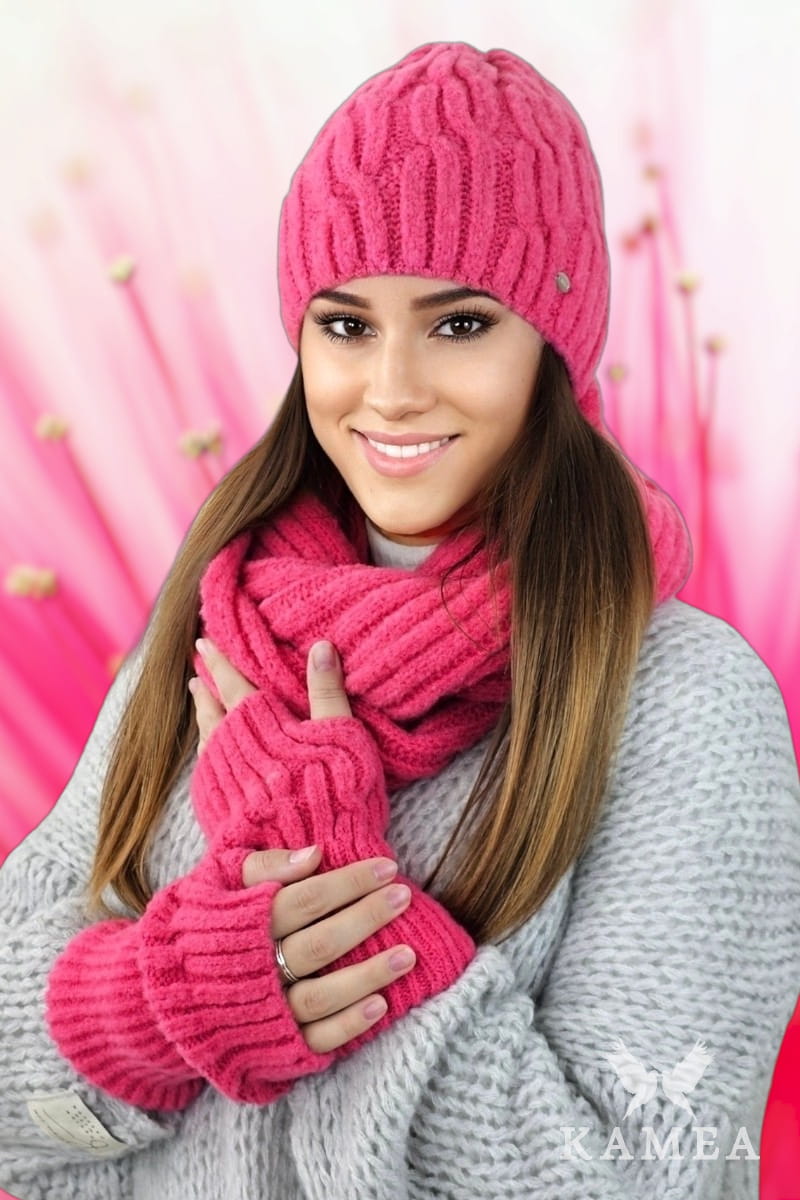 Komplet (Czapka+ Komin), Model: Gizma-Komplet, Kolor: fuksja, Skład materiału: 70% Akryl; 20% Wełna; 10% Poliamid, Rozmiar: Uniwersalny (54-60) (Komplet (Czapka+ Komin), zdjęcie 3)