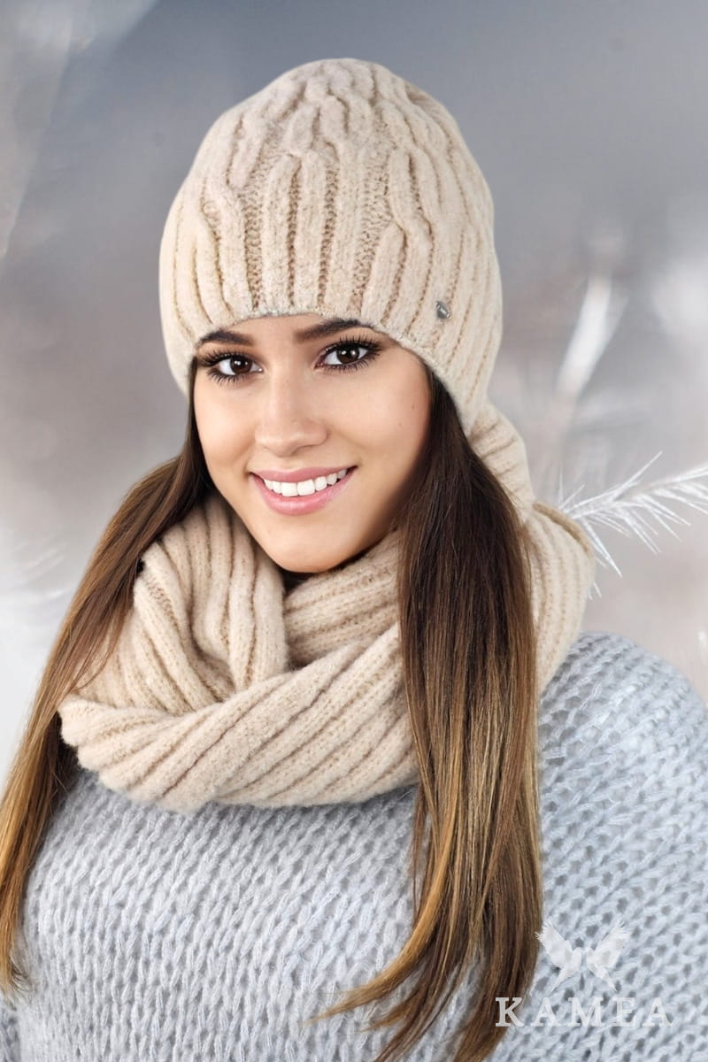 Komplet (Czapka+ Komin), Model: Gizma-Komplet, Kolor: beżowy, Skład materiału: 70% Akryl; 20% Wełna; 10% Poliamid, Rozmiar: Uniwersalny (54-60)