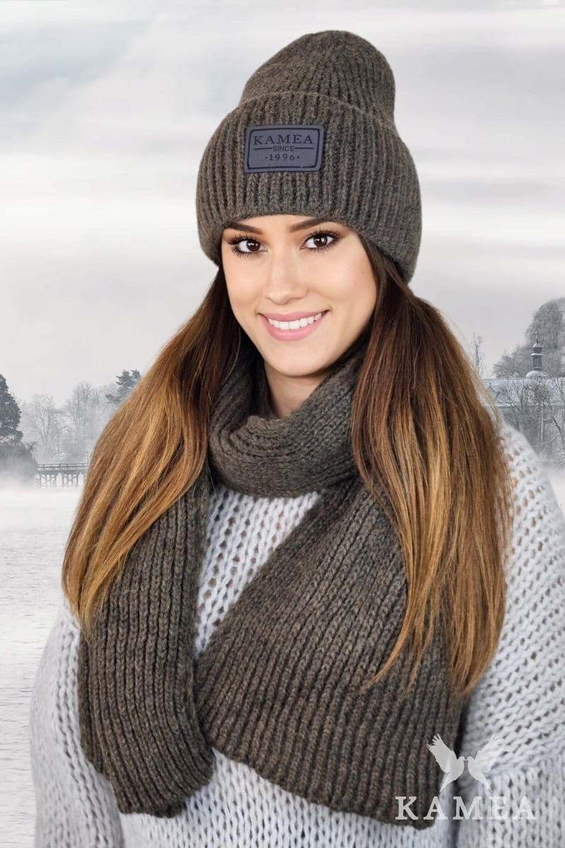 Czapki, Model: Malus-Komplet, Kolor: brązowy, Skład materiału: 20% Moher; 10% Wełna; 50% Akryl; 20% Poliamid, Rozmiar: Uniwersalny (54-60)