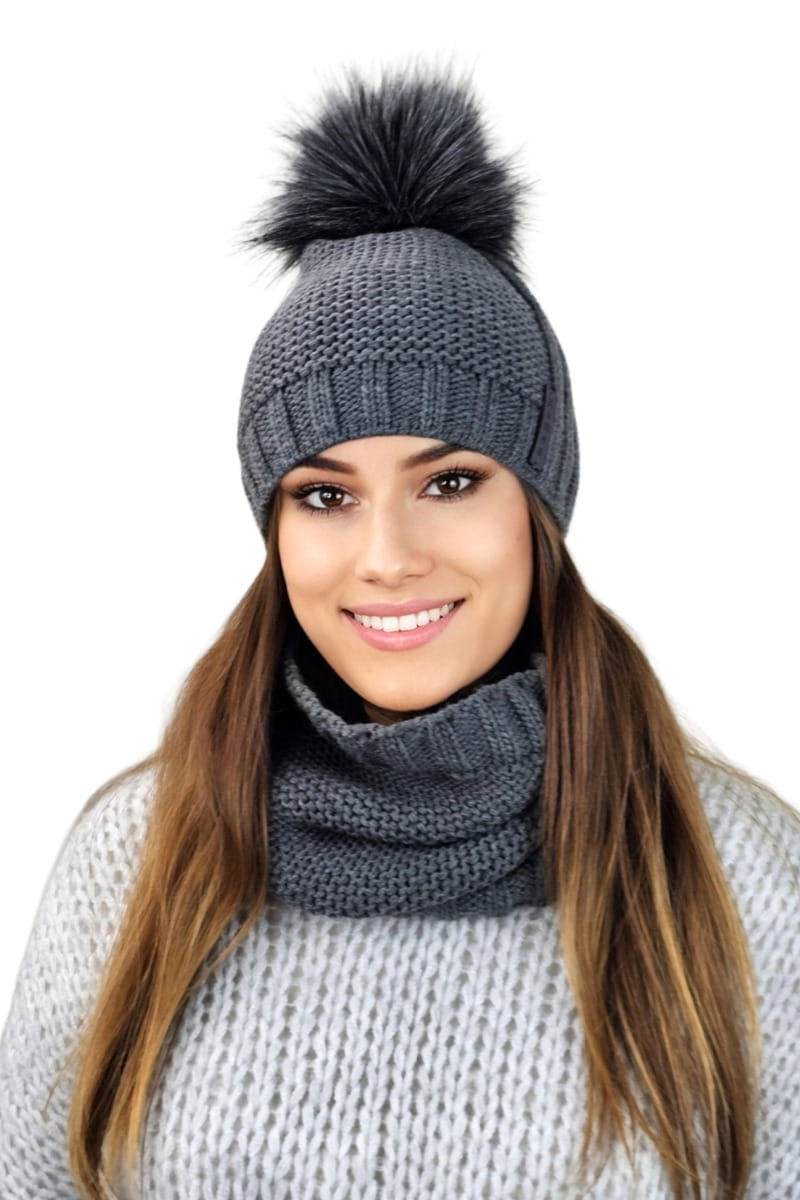 Komplet (Czapka+ Komin), Model: Fiona-Komplet, Kolor: grafitowy, Skład materiału: 50% Akryl; 30% Wełna; 20% Poliamid, Przeznaczenie: Jesień/Zima, Rozmiar: Uniwersalny (54-60)