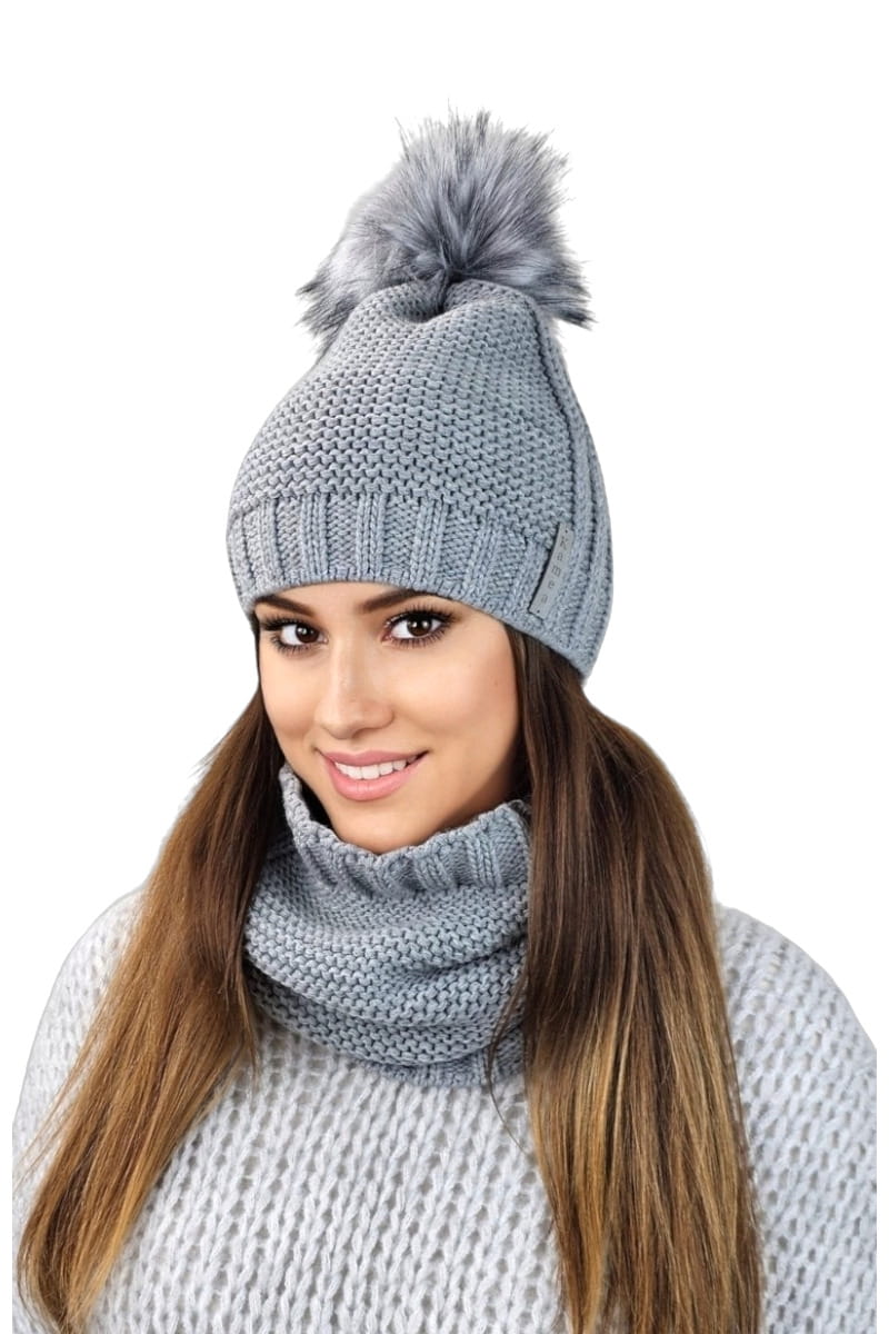 Komplet (Czapka+ Komin), Model: Fiona-Komplet, Kolor: szary, Skład materiału: 50% Akryl; 30% Wełna; 20% Poliamid, Przeznaczenie: Jesień/Zima, Rozmiar: Uniwersalny (54-60)