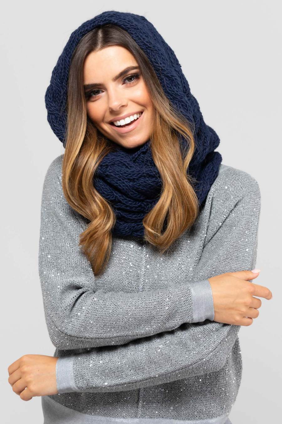 Komin Dámský, Model: Varese, Barva: tmavě modrá, Složení materiálu: 70% Akryl; 10% Mohér; 10% Vlna; 10% Polyamid (Komin Dámský, obrázek 2)