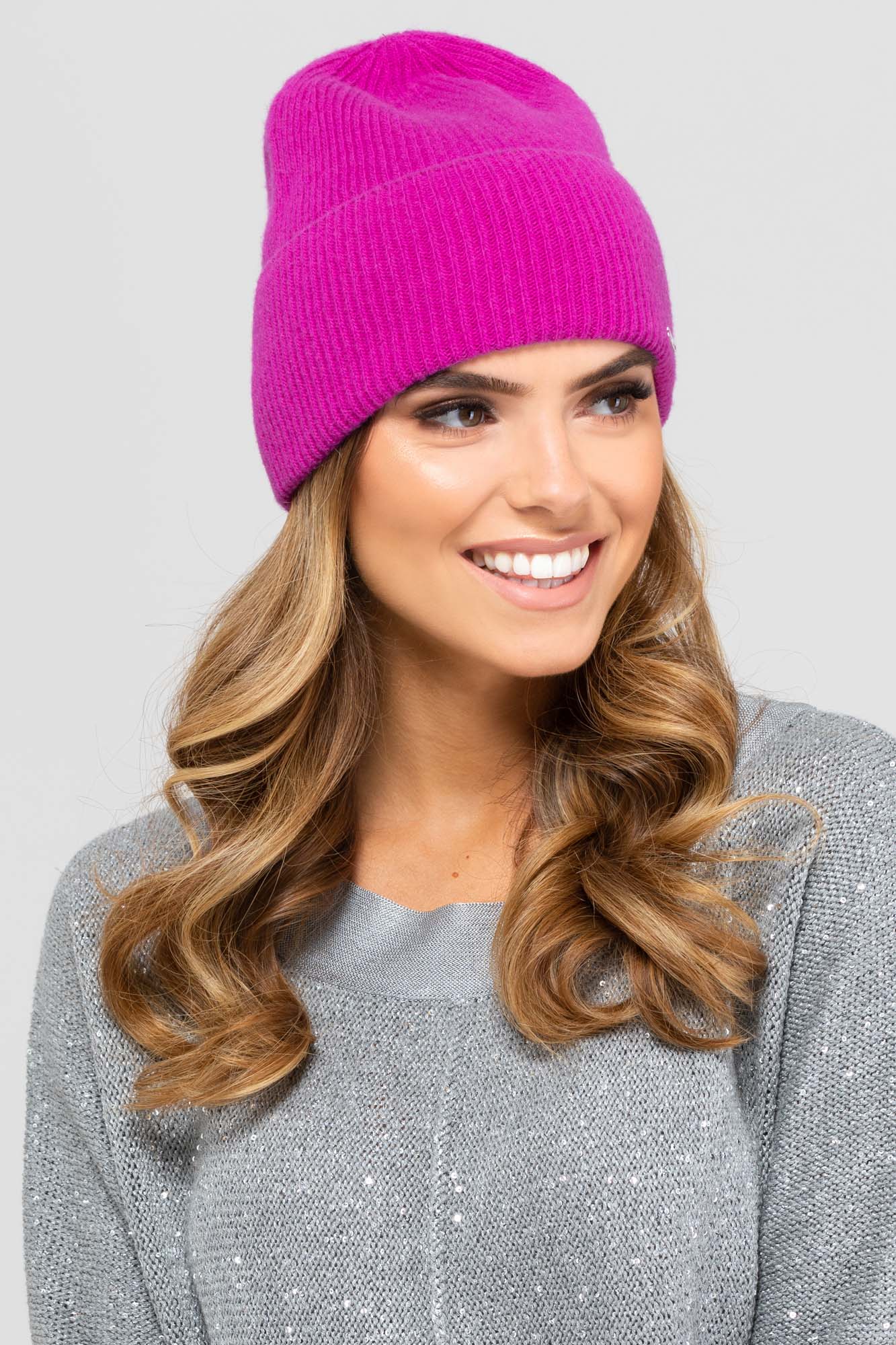 Čepice, Model: Modesto, Barva: malinová, Složení materiálu: 80 % Ultrafine Merino Vlna; 20% Kašmír, Určení: Podzim/Zima, Velikost: Univerzální (54-60)
