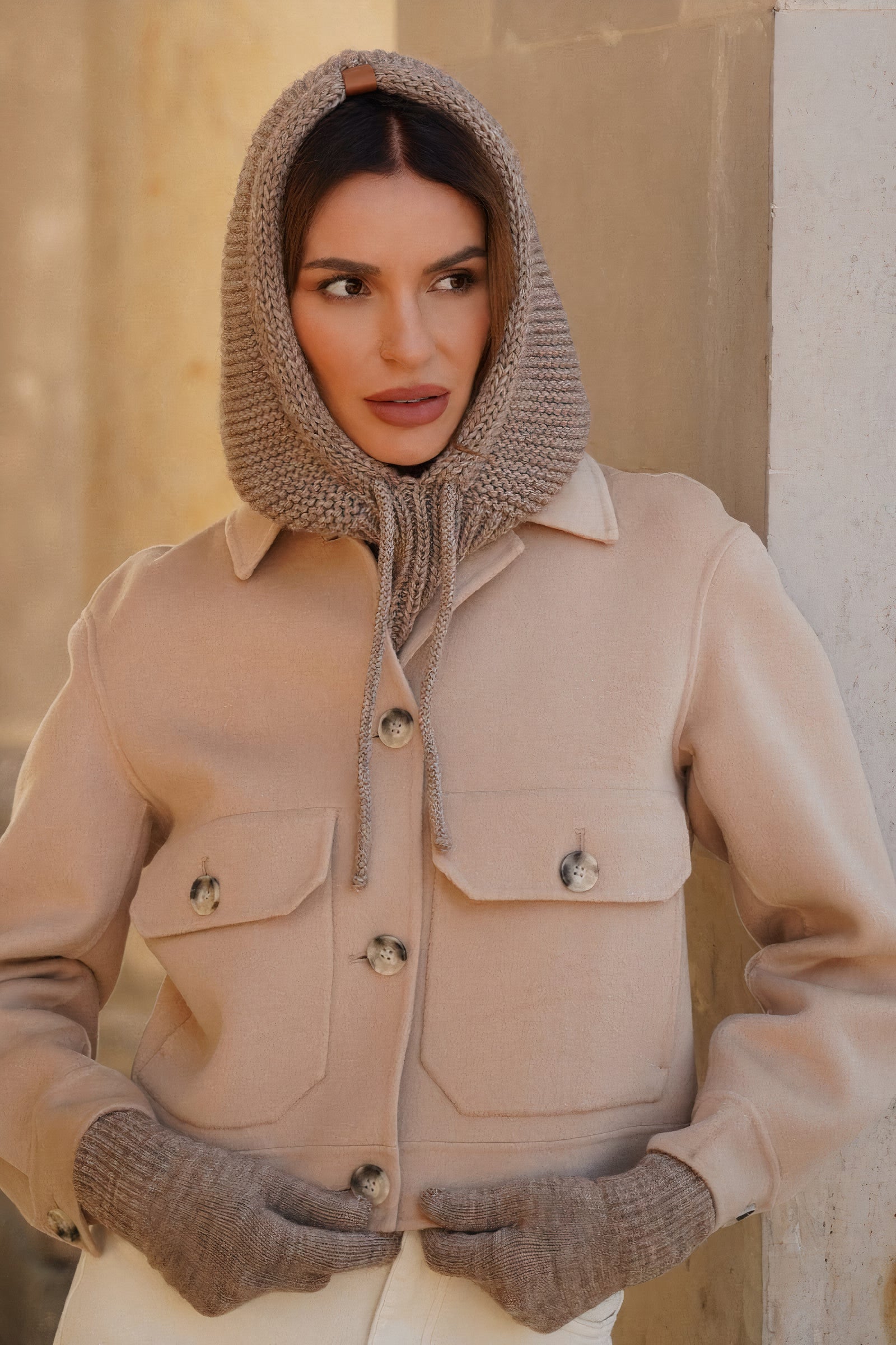 Kaptur Damski, Model: Kaptur-Majrag, Kolor: cappuccino, Skład materiału: 85% Akryl; 15% Poliamid, Przeznaczenie: Jesień/Zima, Rozmiar: Uniwersalny (Kaptur Damski, zdjęcie 3)