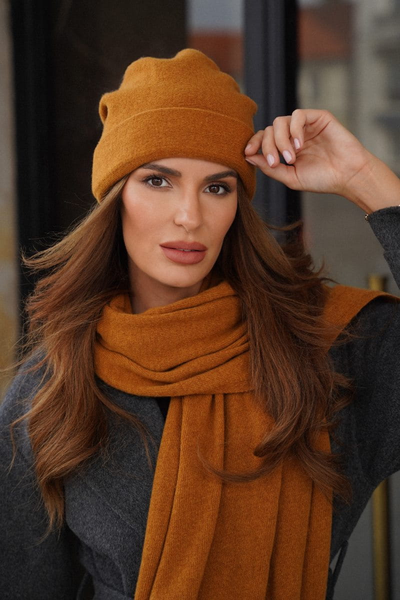 Czapki, Model: Krokus, Kolor: musztardowy, Skład materiału: 80% Wełna; 20% Poliamid, Przeznaczenie: Jesień/Zima, Rozmiar: Uniwersalny (54-60)