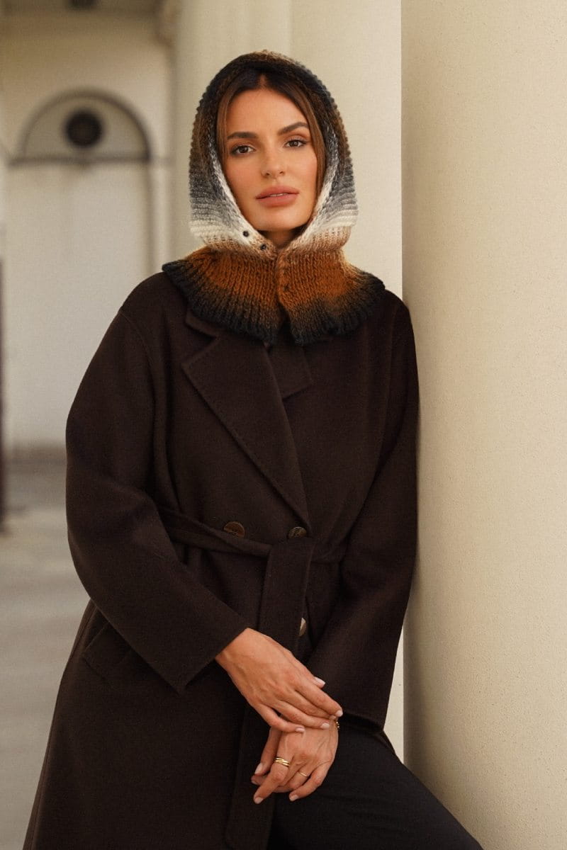 Kaptur Damski, Model: Kaptur-Virginia, Kolor: rudy, Skład materiału: 55% Poliakryl; 25% Wełna; 20% Alpaka, Przeznaczenie: Jesień/Zima, Rozmiar: Uniwersalny (Kaptur Damski, zdjęcie 2)