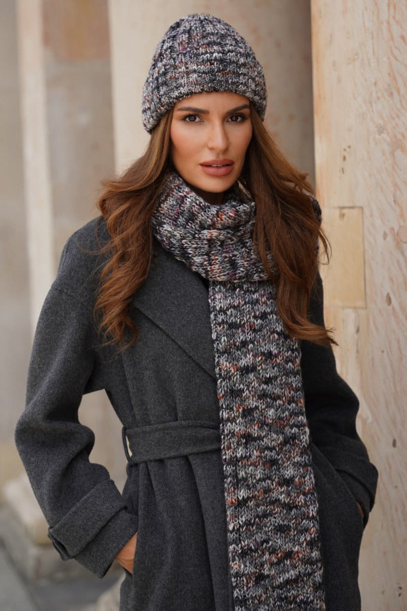 Komplet (Czapka + Szalik), Model: Hasu-Komplet, Kolor: grafitowy, Skład materiału: 75% Poliakryl; 25% Wełna, Przeznaczenie: Jesień/Zima, Wymiary(długość/szerokość): 164cm/26cm (Komplet (Czapka + Szalik), zdjęcie 3)