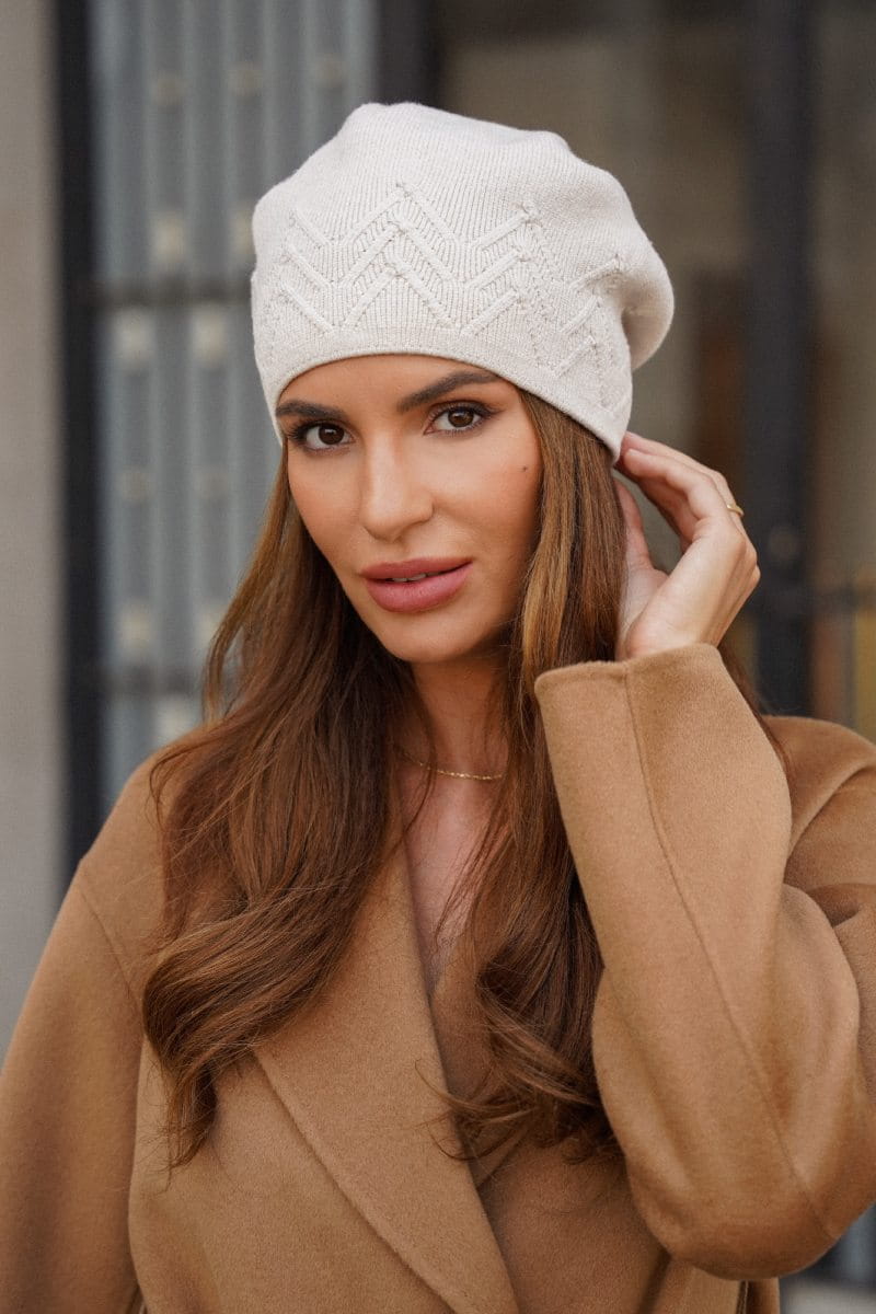 Czapka Damska, Model: Baihe, Kolor: beżowy, Skład materiału: 52% Wiskoza; 26% Pbt; 22% Poliamid, Przeznaczenie: Jesień/Zima, Rozmiar: Uniwersalny (54-60)