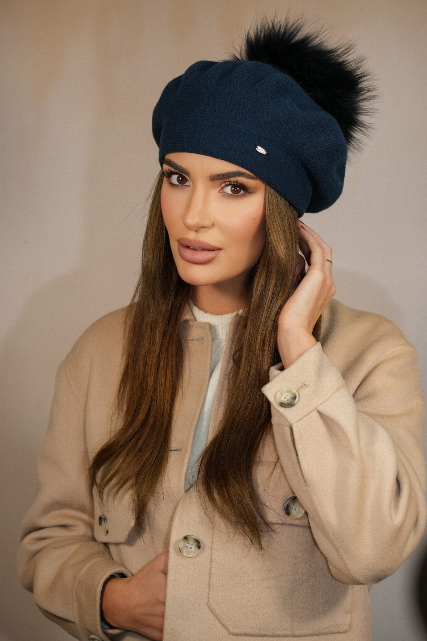 Beret Damski, Model: Fuji, Kolor: mix granatowy, Skład materiału: 80% Wełna; 20% Poliamid, Przeznaczenie: Jesień/Zima, Rozmiar: Uniwersalny (54-60) (Beret Damski, zdjęcie 3)