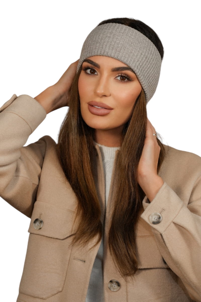 Opaska Damska, Model: Kirby-Opaska, Kolor: ciemny beżowy, Skład materiału: 52% Wiskoza; 26% Pbt; 22% Poliamid, Przeznaczenie: Jesień/Zima, Rozmiar: Uniwersalny (54-60) (Opaska Damska, zdjęcie 2)