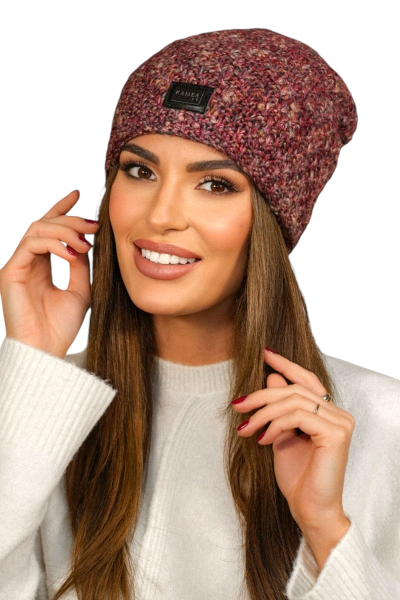 Czapka Damska, Model: Dotto, Kolor: czerwony, Skład materiału: 46% Poliakryl; 20% Wełna; 17% Wiskoza; 17% Poliester, Przeznaczenie: Jesień/Zima, Rozmiar: Uniwersalny (54-60)