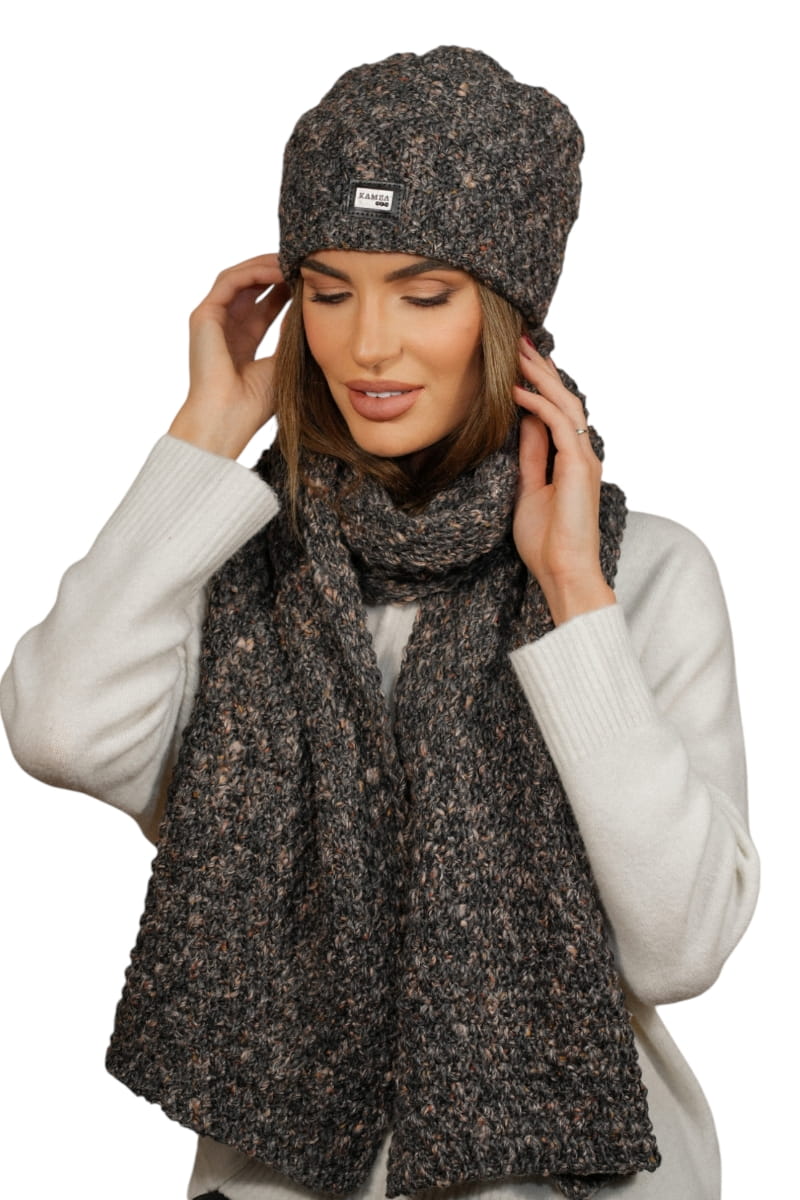 Komplety: czapka + szalik/komin, Model: Dotto-Komplet, Kolor: brązowy, Skład materiału: 46% Poliakryl; 20% Wełna; 17% Wiskoza; 17% Poliester, Przeznaczenie: Jesień/Zima, Wymiary(długość/szerokość): 180cm/35cm