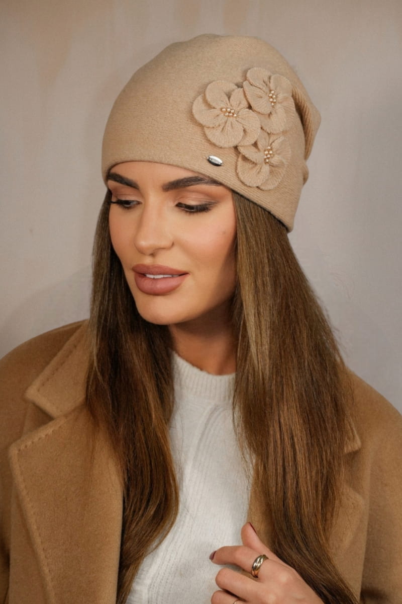 Čepice, Model: Ambrozja, Barva: camelová, Složení materiálu: 80% Vlna; 20% Polyamid, Určení: Podzim/Zima, Velikost: Univerzální (54-60) (Čepice, fotografie 2)