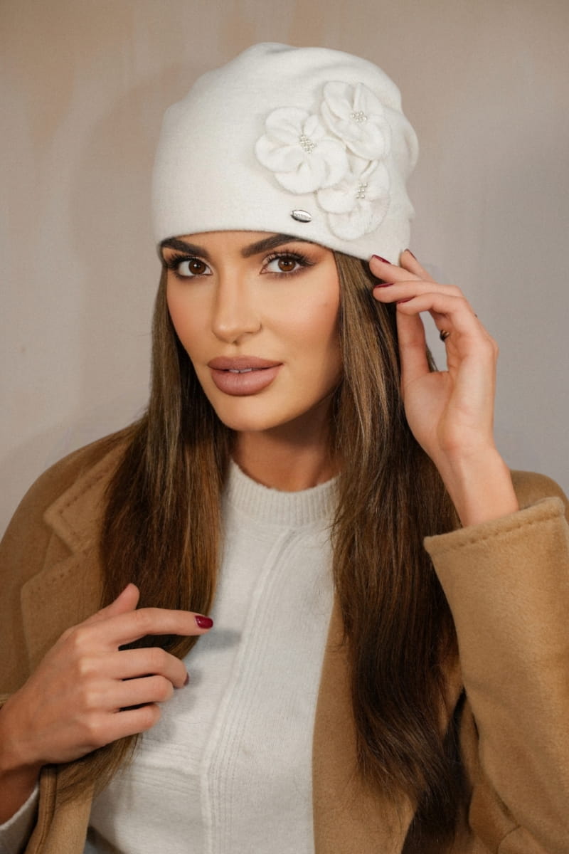 Čepice, Model: Ambrozja, Barva: ekru, Složení materiálu: 80% Vlna; 20% Polyamid, Určení: Podzim/Zima, Velikost: Univerzální (54-60) (Čepice, fotografie 2)