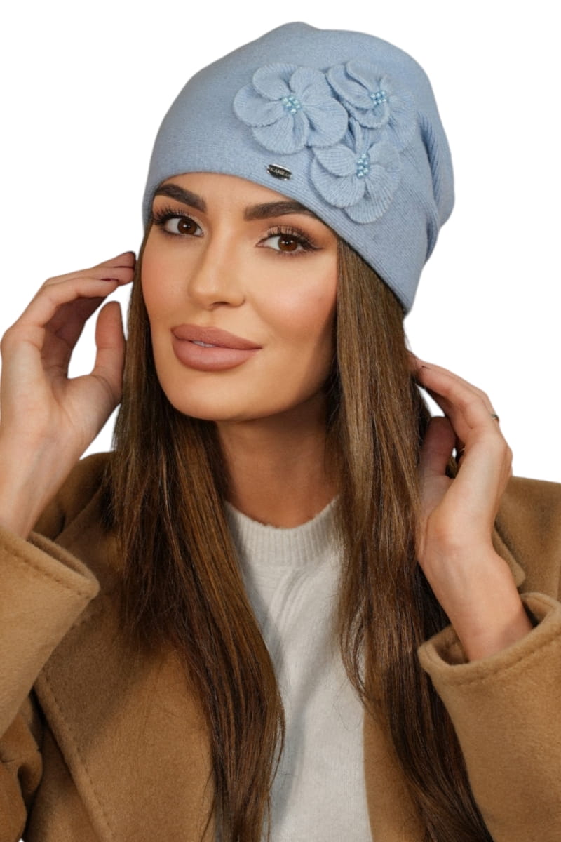 Čepice, Model: Ambrozja, Barva: světle modrá, Složení materiálu: 80% Vlna; 20% Polyamid, Určení: Podzim/Zima, Velikost: Univerzální (54-60)