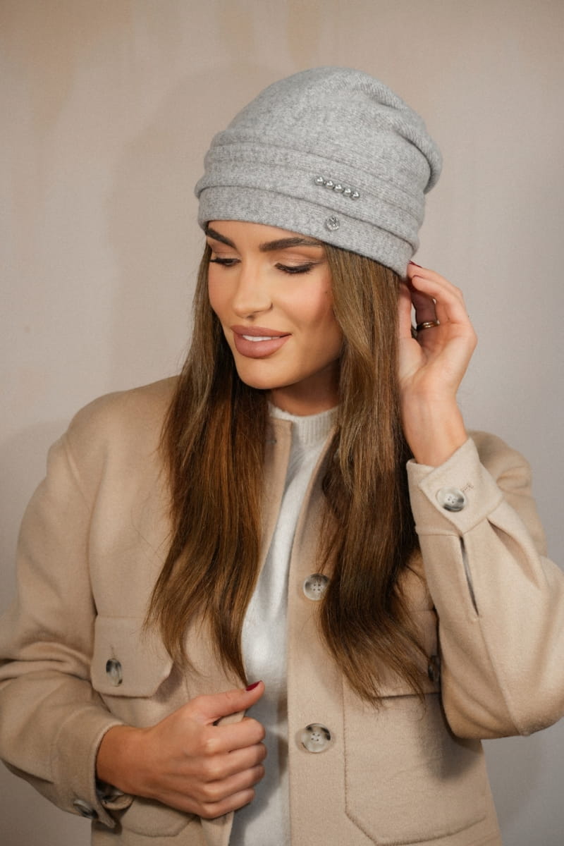 Čepice, Model: Sakura, Barva: šedá, Složení materiálu: 80% Vlna; 20% Polyamid, Určení: Podzim/Zima, Velikost: Univerzální (54-60) (Čepice, fotografie 2)