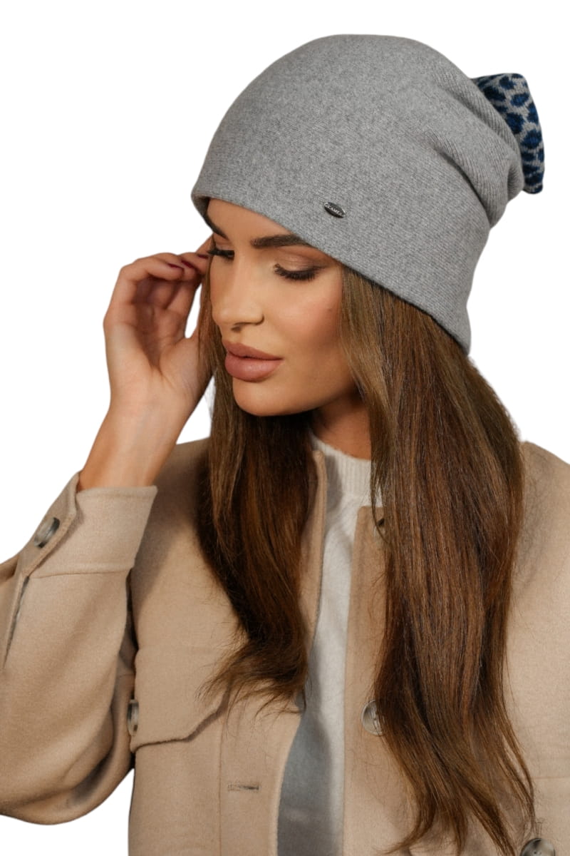 Čepice, Model: Kiku, Barva: šedá, Složení materiálu: 80% Vlna; 20% Polyamid, Určení: Podzim/Zima, Velikost: Univerzální (54-60) (Čepice, fotografie 3)