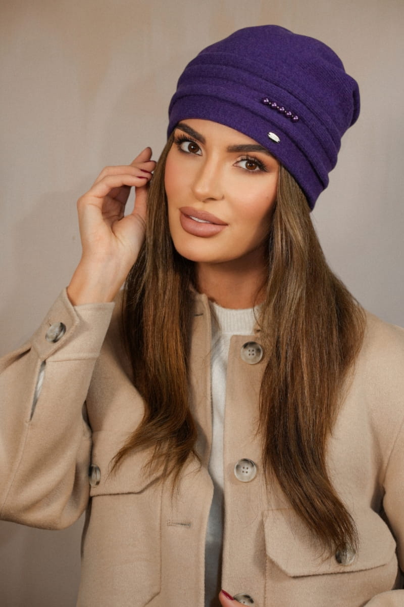 Czapka Damska, Model: Sakura, Kolor: fioletowy, Skład materiału: 80% Wełna; 20% Poliamid, Przeznaczenie: Jesień/Zima, Rozmiar: Uniwersalny (54-60) (Czapka Damska, zdjęcie 3)