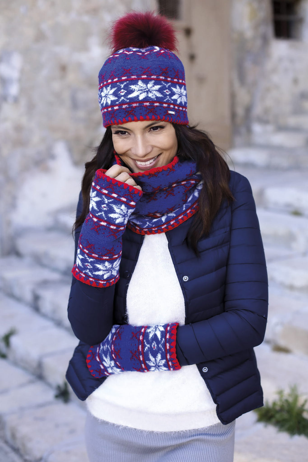 Czapka Annapolis w kolorze niebieskim, z pięknymi wzorami i starannym wykończeniem | KAMEA | Spironik.pl